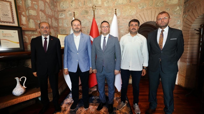SAADET PARTİSİ’NDEN YEŞİLAY’A ZİYARET